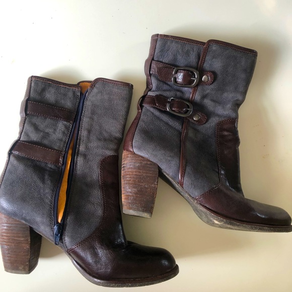 Clarks Leather Boots - Picture 2 of 10